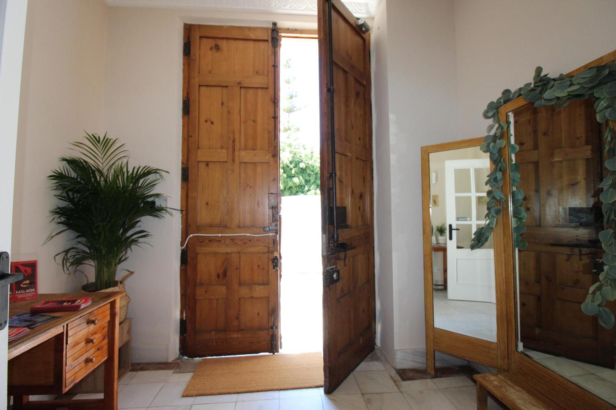 Hostal Las Acacias Malaga Exterior photo