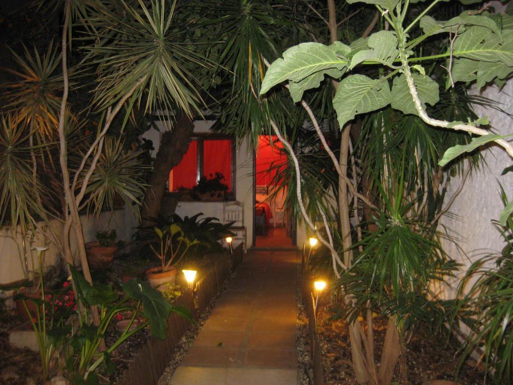 Hostal Las Acacias Malaga Exterior photo