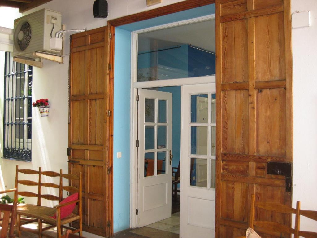 Hostal Las Acacias Malaga Exterior photo