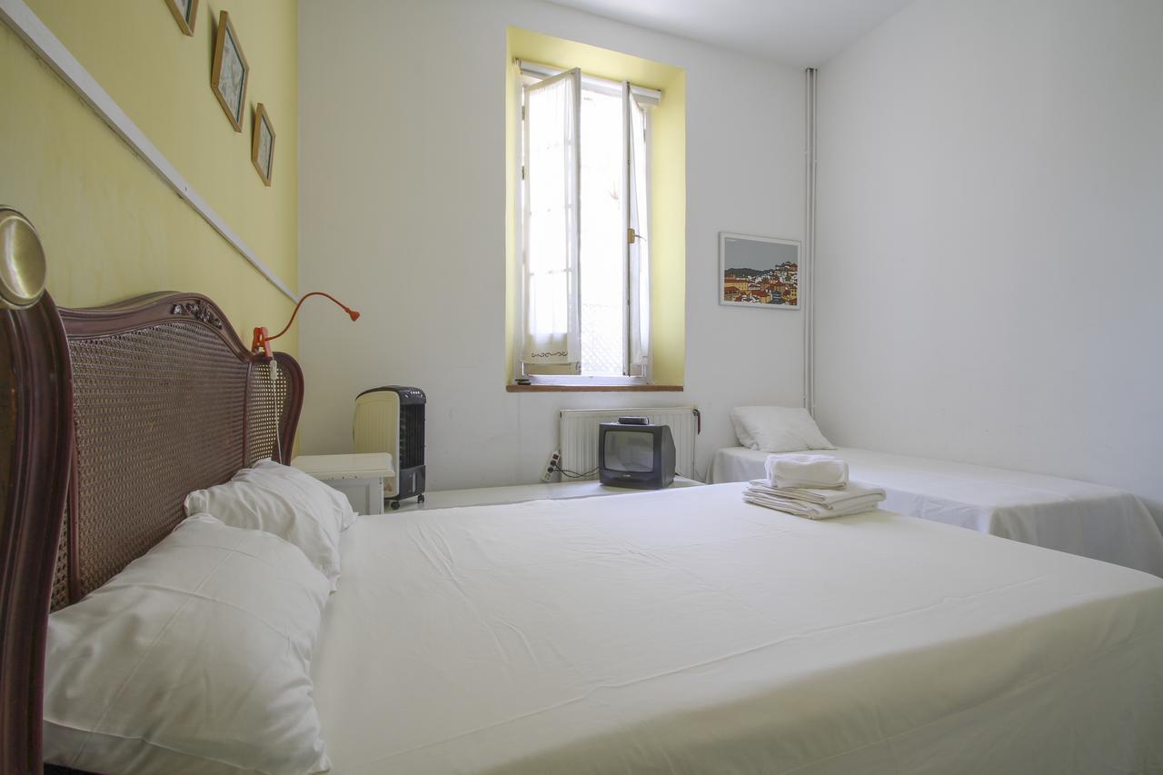 Hostal Las Acacias Malaga Exterior photo