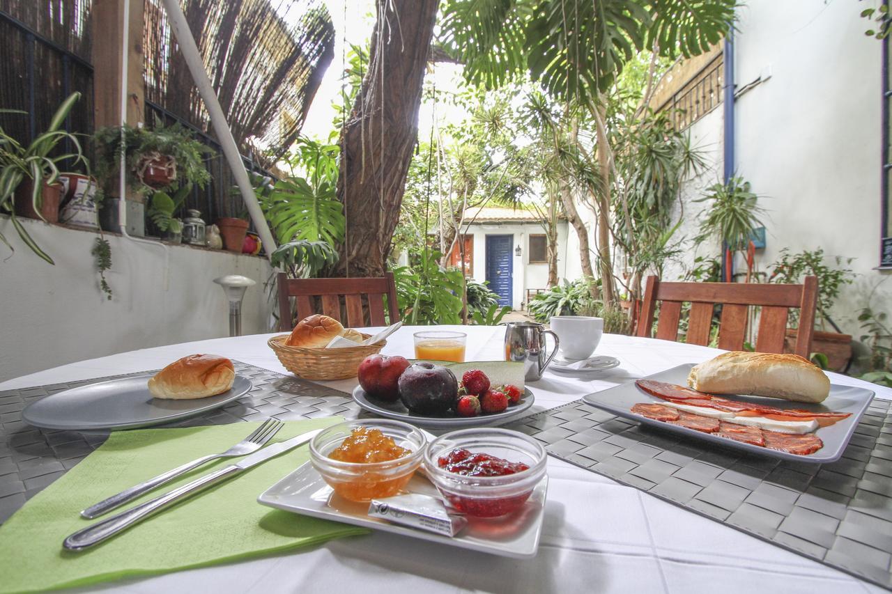 Hostal Las Acacias Malaga Exterior photo