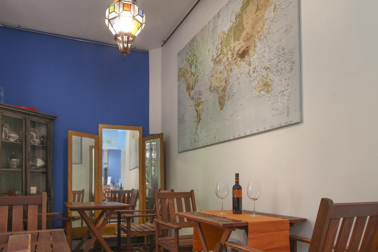 Hostal Las Acacias Malaga Exterior photo