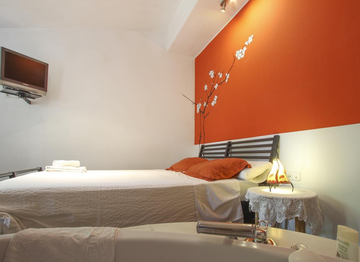 Hostal Las Acacias Malaga Exterior photo