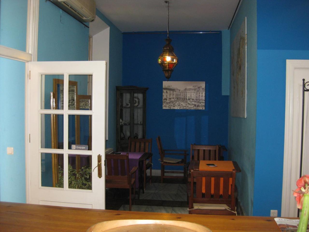 Hostal Las Acacias Malaga Exterior photo